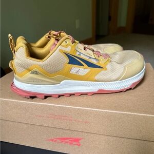 Altra Men’s Lone Peak 7 Trail Running Shoes (8.5)